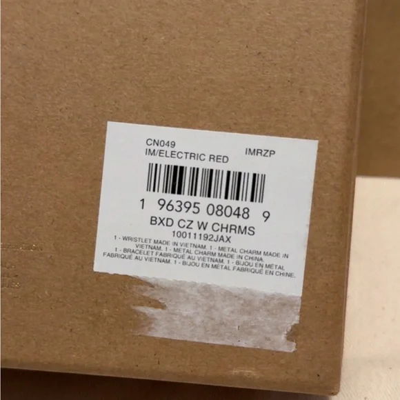 Coach Red Embossed Wristlet giftbox...$199 Retail - Picture 5 of 6